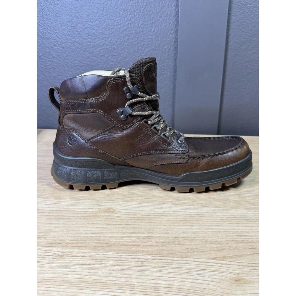 Ecco track 25